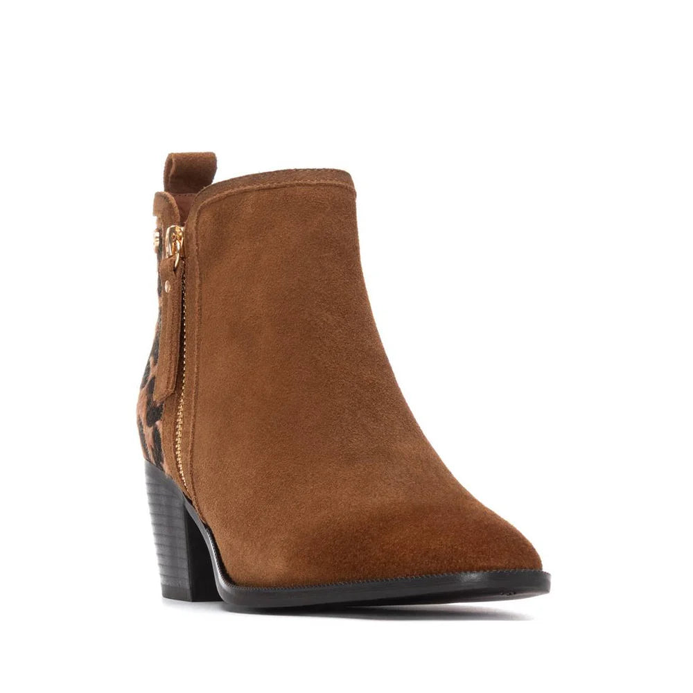 Carmela - 162582 Tan Zip Ankle Boot