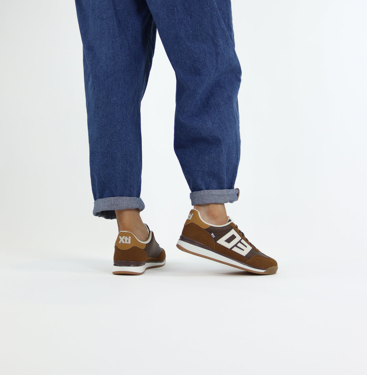 XTI - 140518 Brown Retro Trainer
