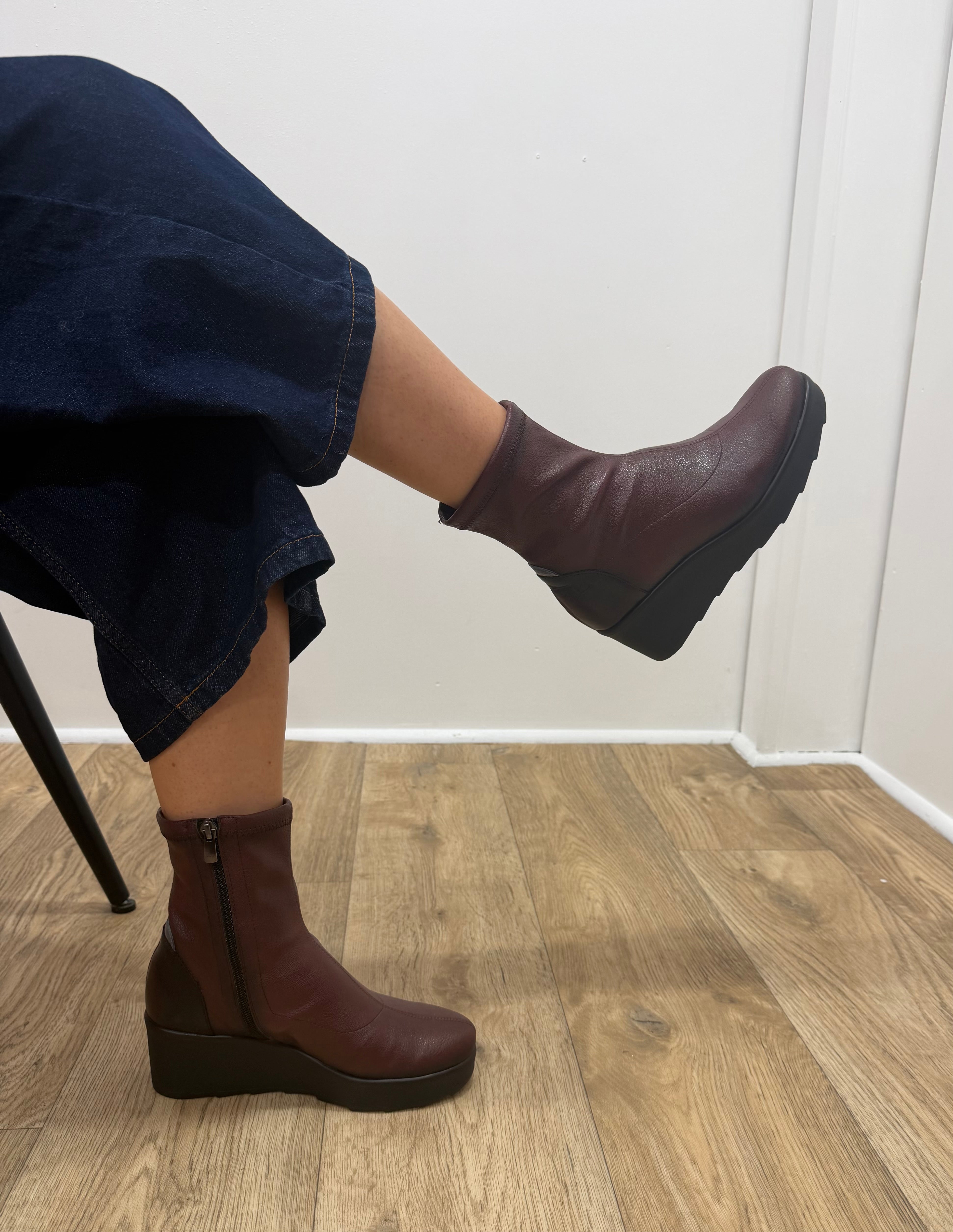 Jose Saenz - 6427 Burgundy Sock Wedge Boot