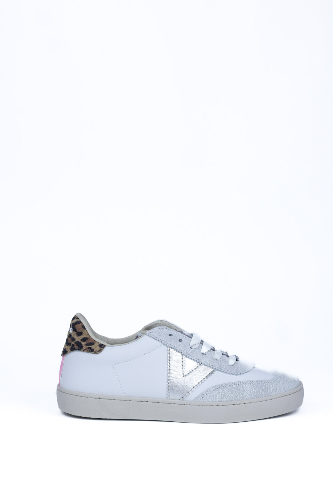 Victoria - 126209 White & Silver Trainer