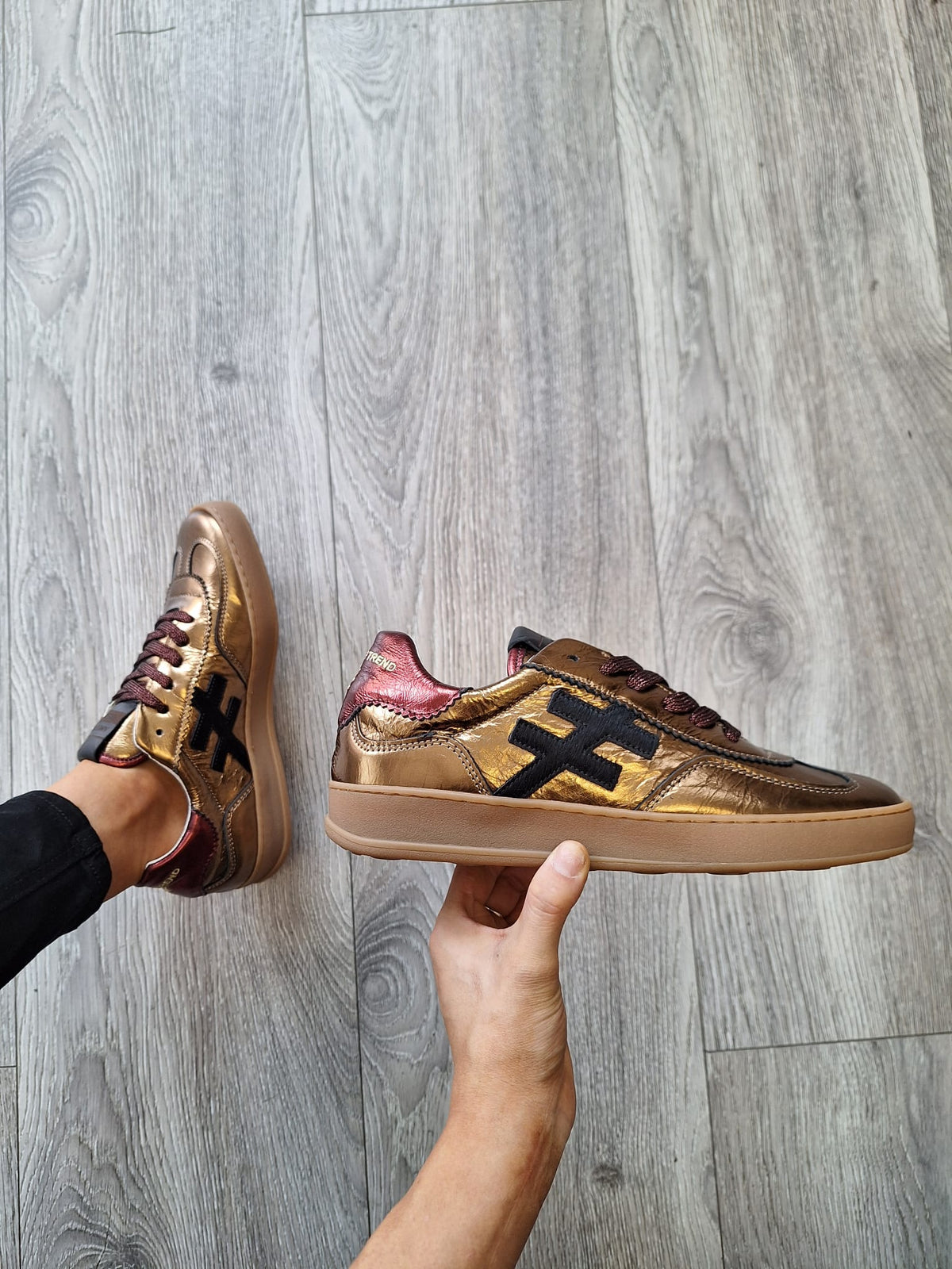 Another Trend - A032 [Dark Gold] Gold & Red Trainer