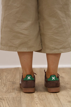 XTI - 144170 Brown Elastic Trainer
