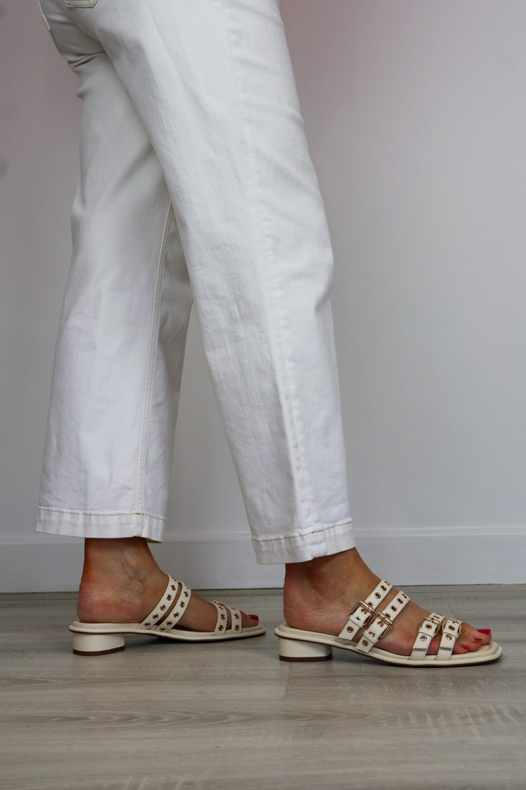 Lodi - A-Perseo Cream Stud Slide