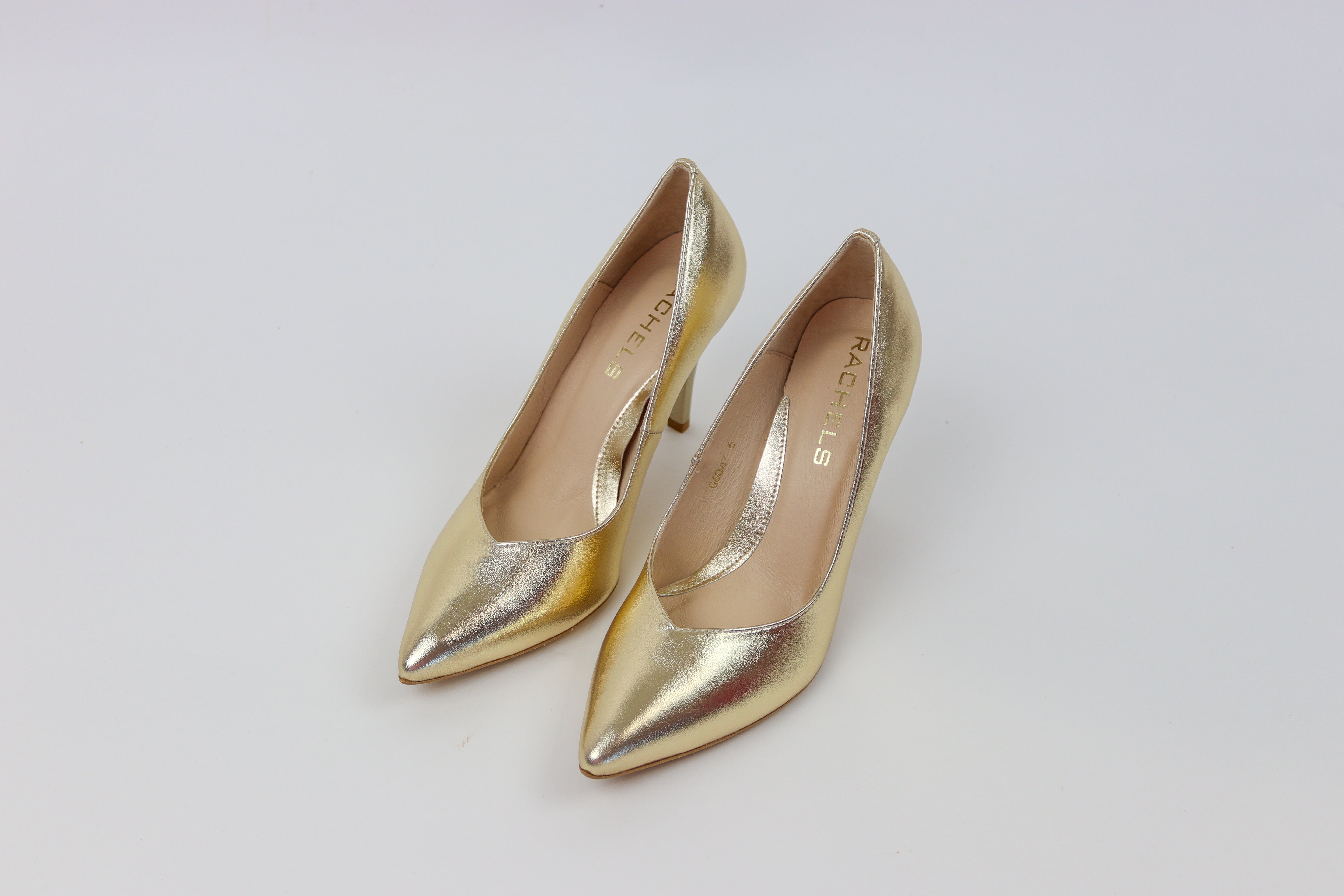 Rachels - S6046/154 Gold V Court Shoe