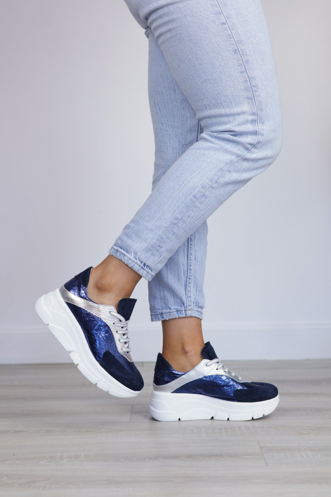 Jose Saenz - 2311 Navy/Silver Wedge Trainer