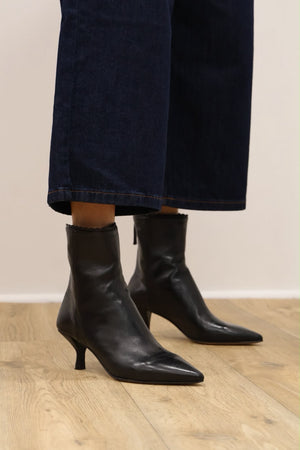 Pomme Dor - 6299 Black Ankle Boot