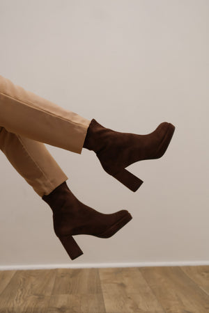 Miss Elastic - 77031 Brown Suede Platform Ankle Boot