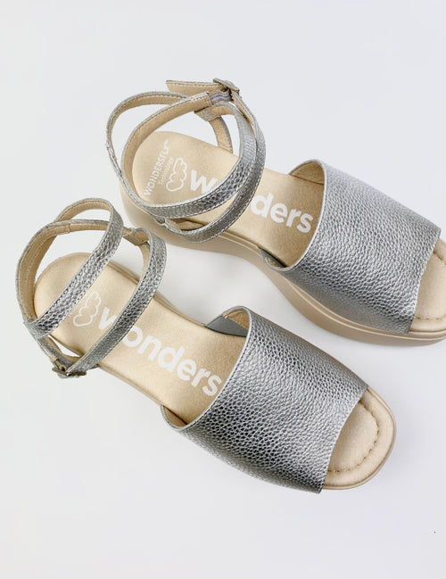 Wonders - A-3705 Silver Flatform Sandal