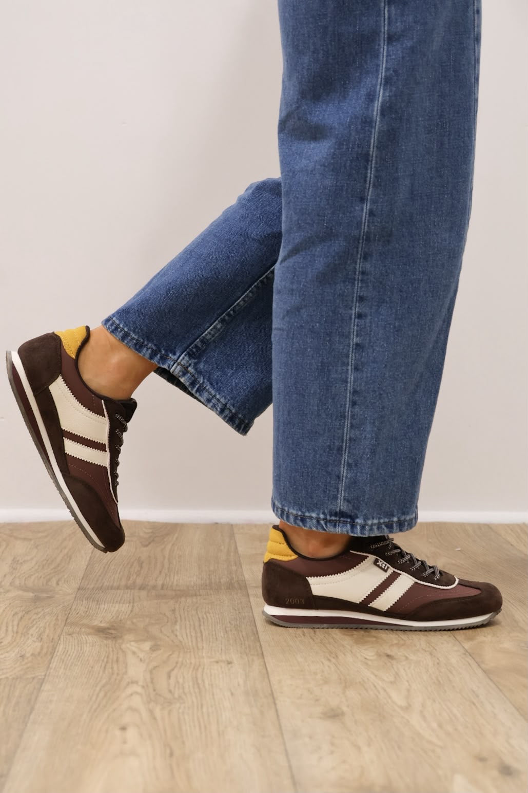 Xti - 146118 Brown/Cream Trainer