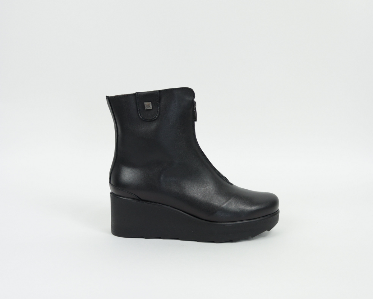 Jose Saenz - 6426 Black Zip Wedge Boot