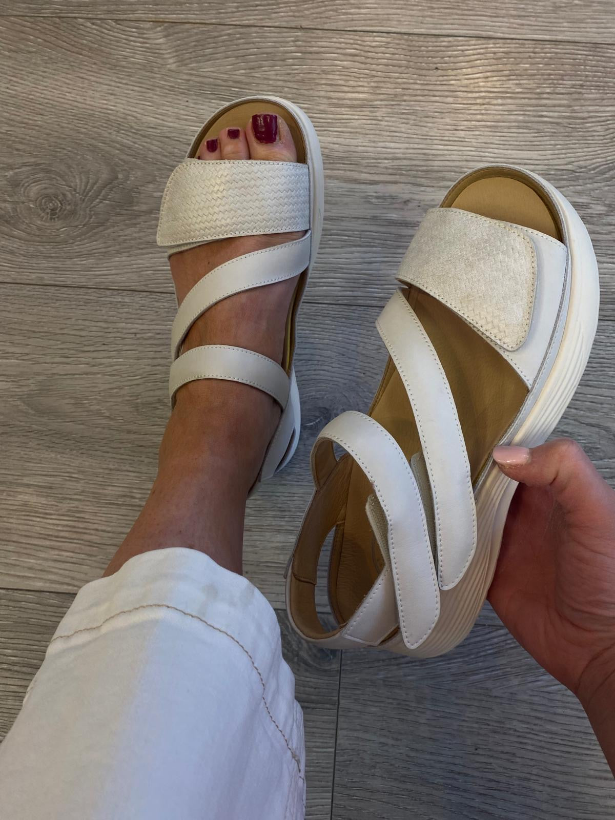 G Comfort - S-8624 Cream Velcro Sandal