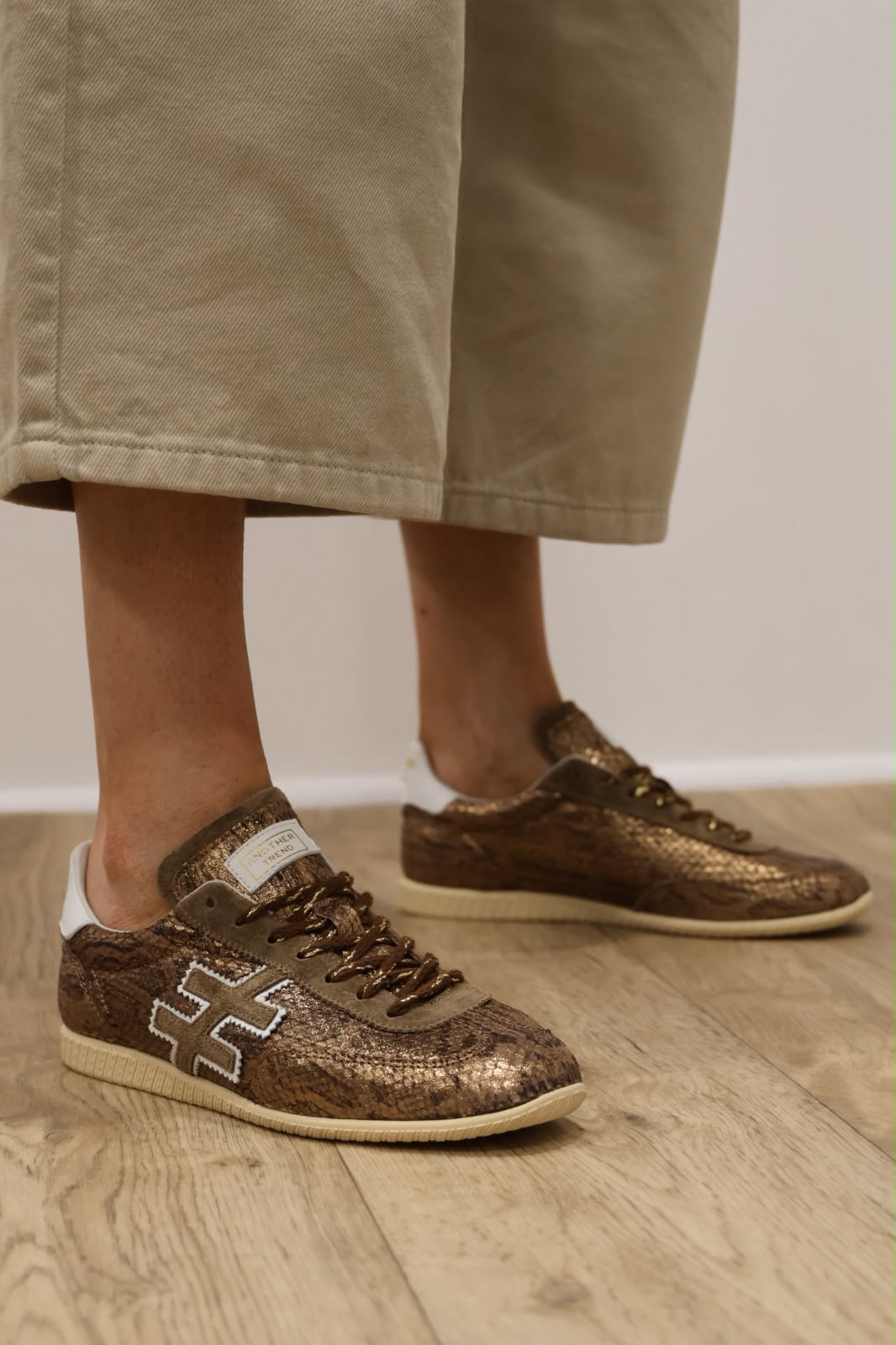 Another Trend - [Bronzo] A07859 Bronze Snake Trainer