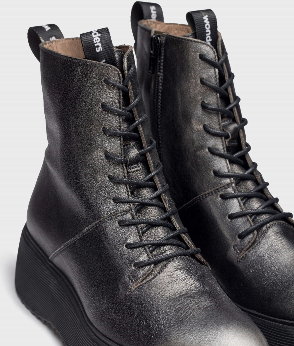 Wonders - 9350 Pewter Black Doc Boot