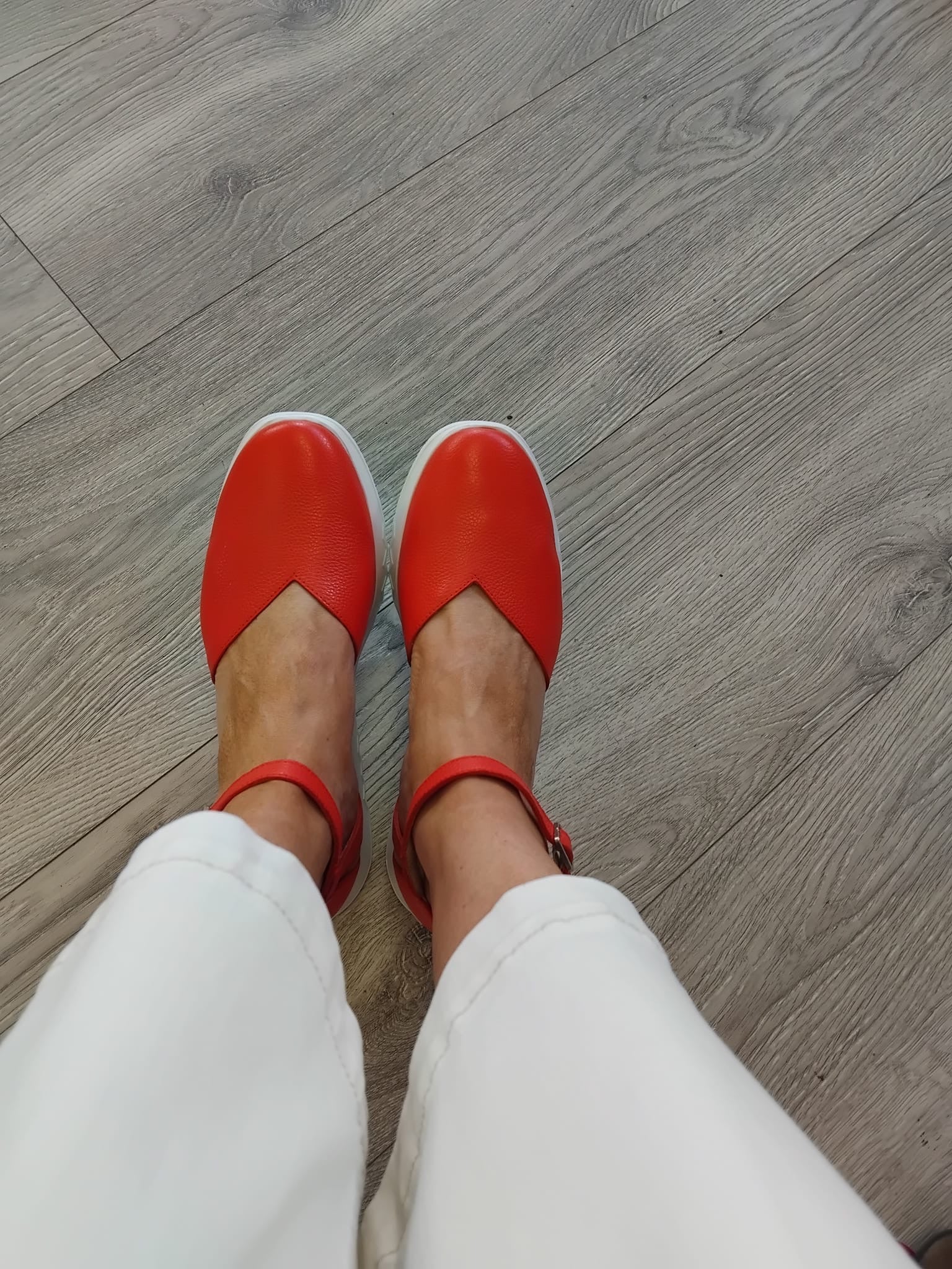 Wonders - E-6703 Red Flatform