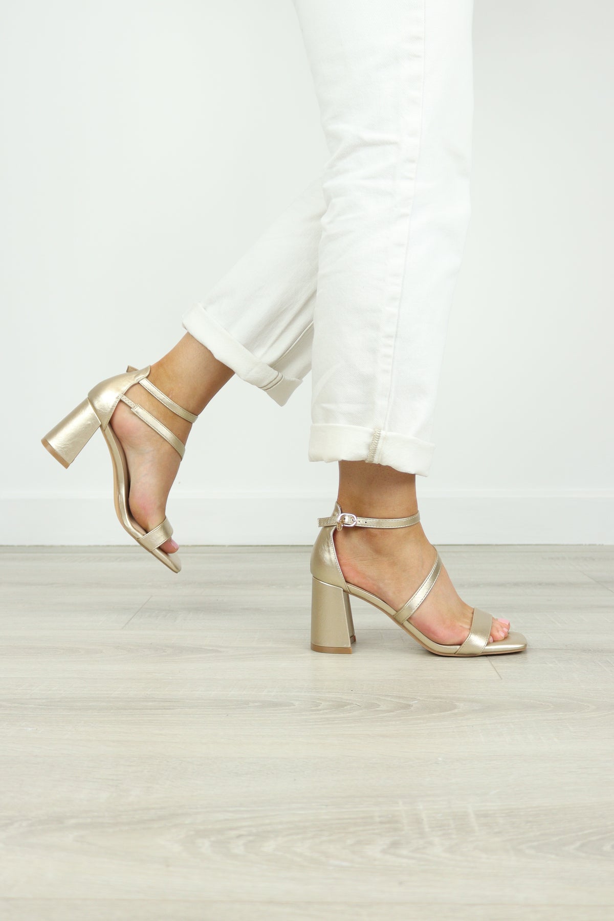 Xti - 145105 Gold Sandal