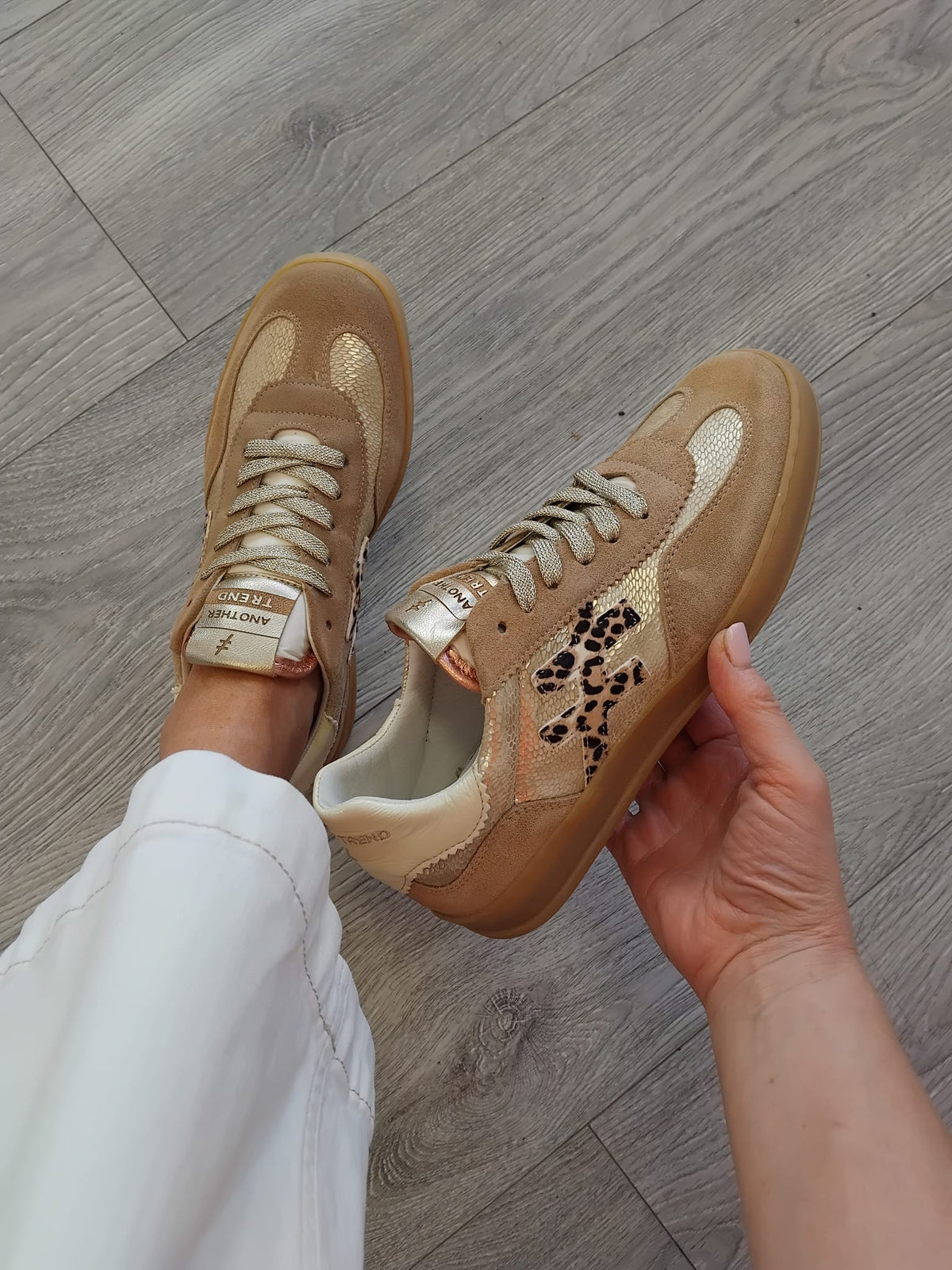 Another Trend - [Platino] Beige Gold Leopard Trainer