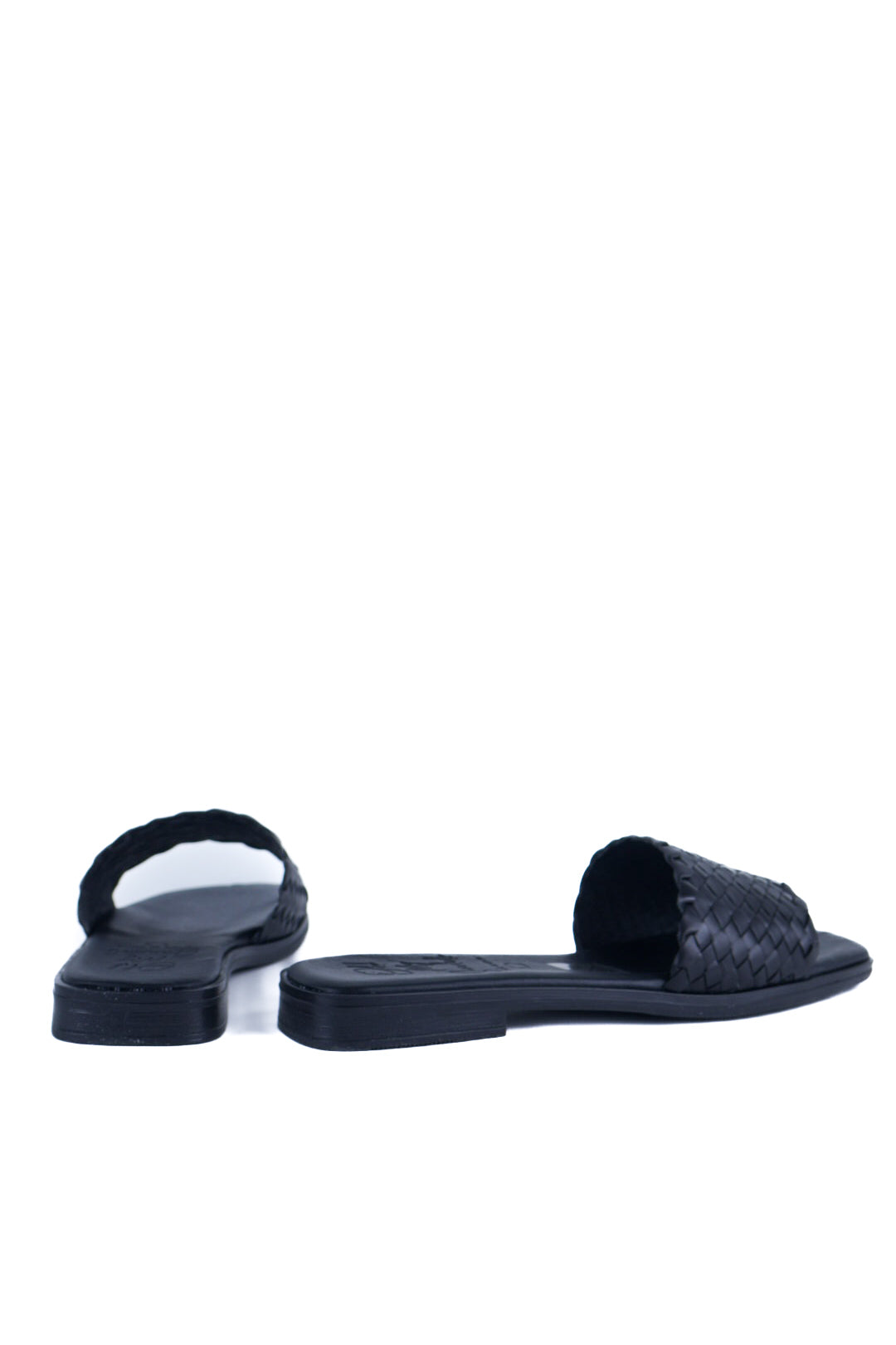 Oh My Sandals - 5829 Black Woven Slide
