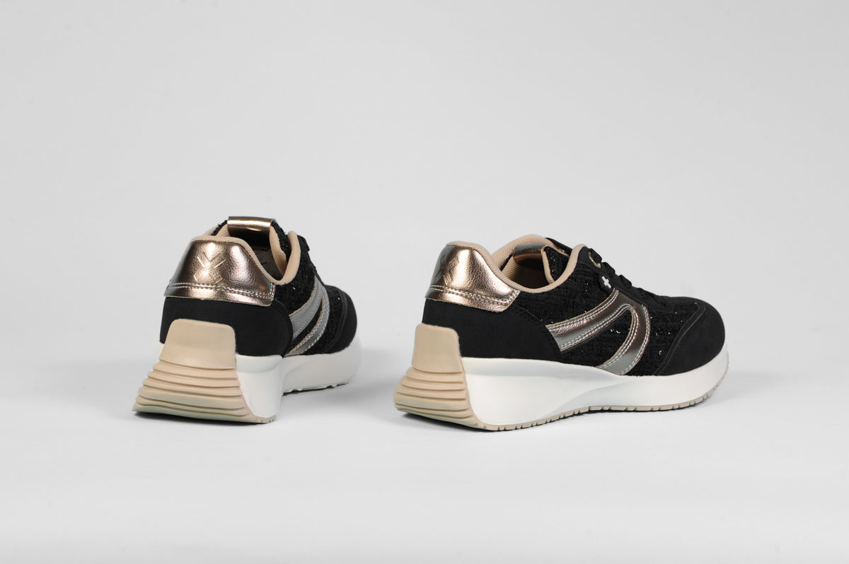 XTI - 143379 Black & Gold Retro Trainer