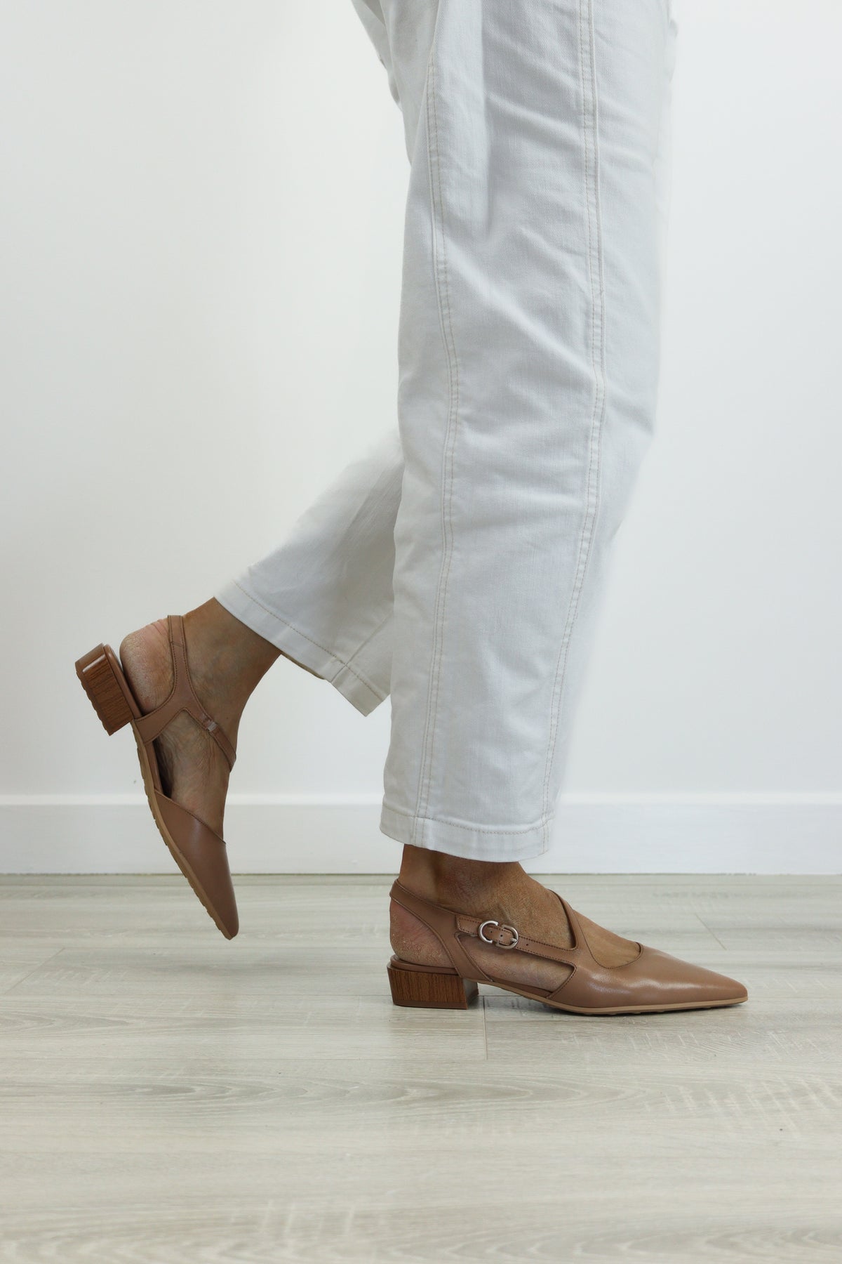 Hispanitas - HV264773 Tan Mary Jane Slingback