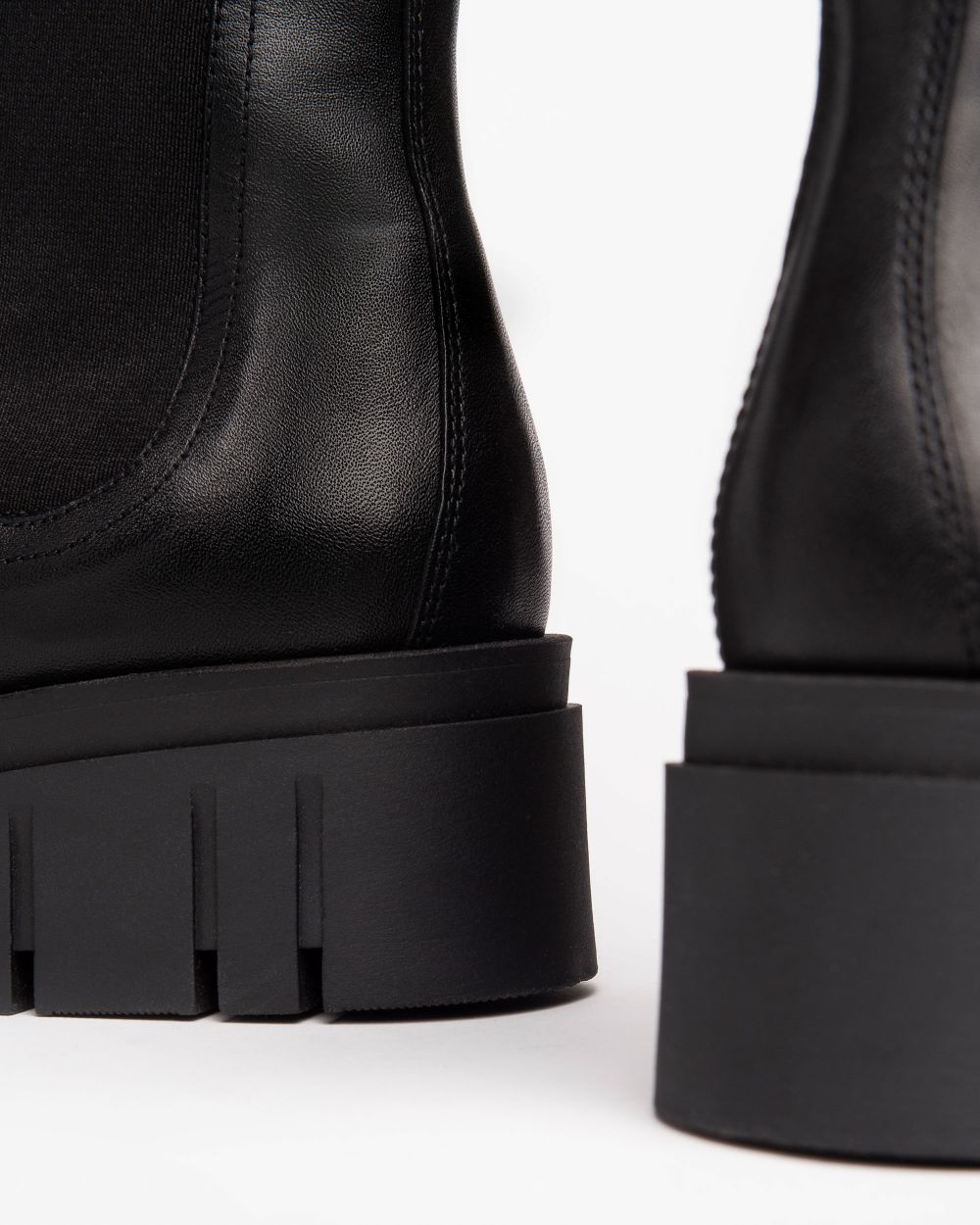 NeroGiardini - I309090D Black Platform Chelsea Boot