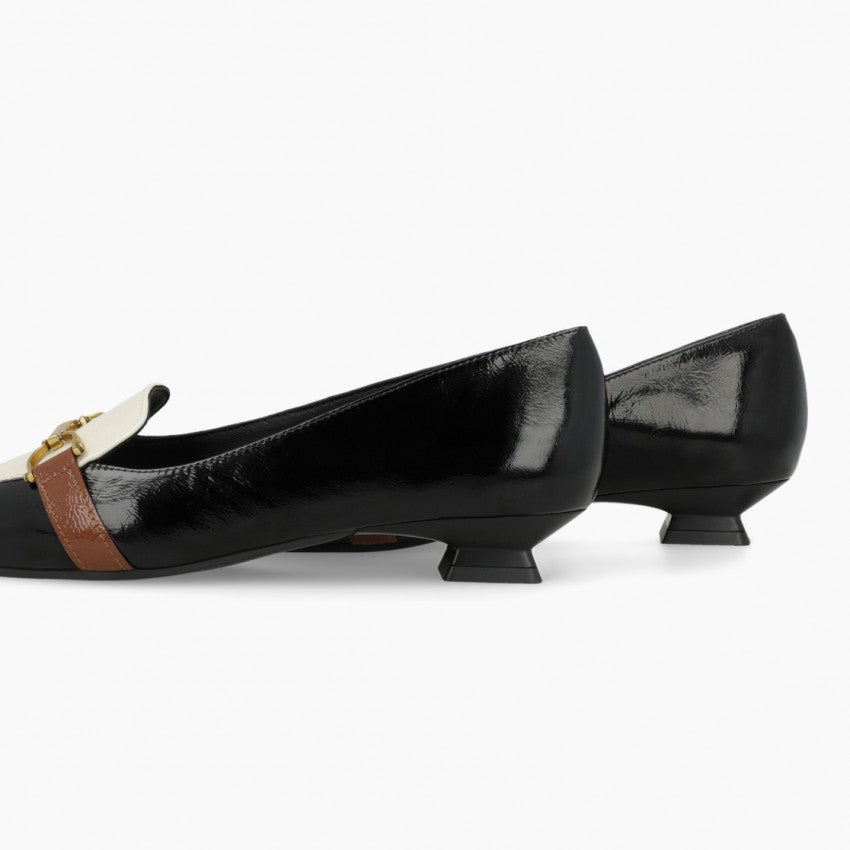Lodi - BED5530 Black and Cream Loafer