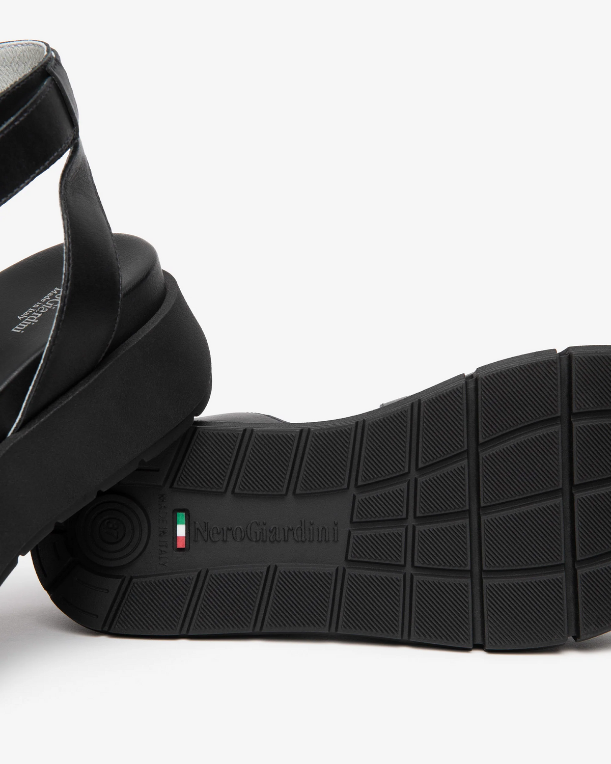 NeroGiardini - E617067D Black Flatform Sandal