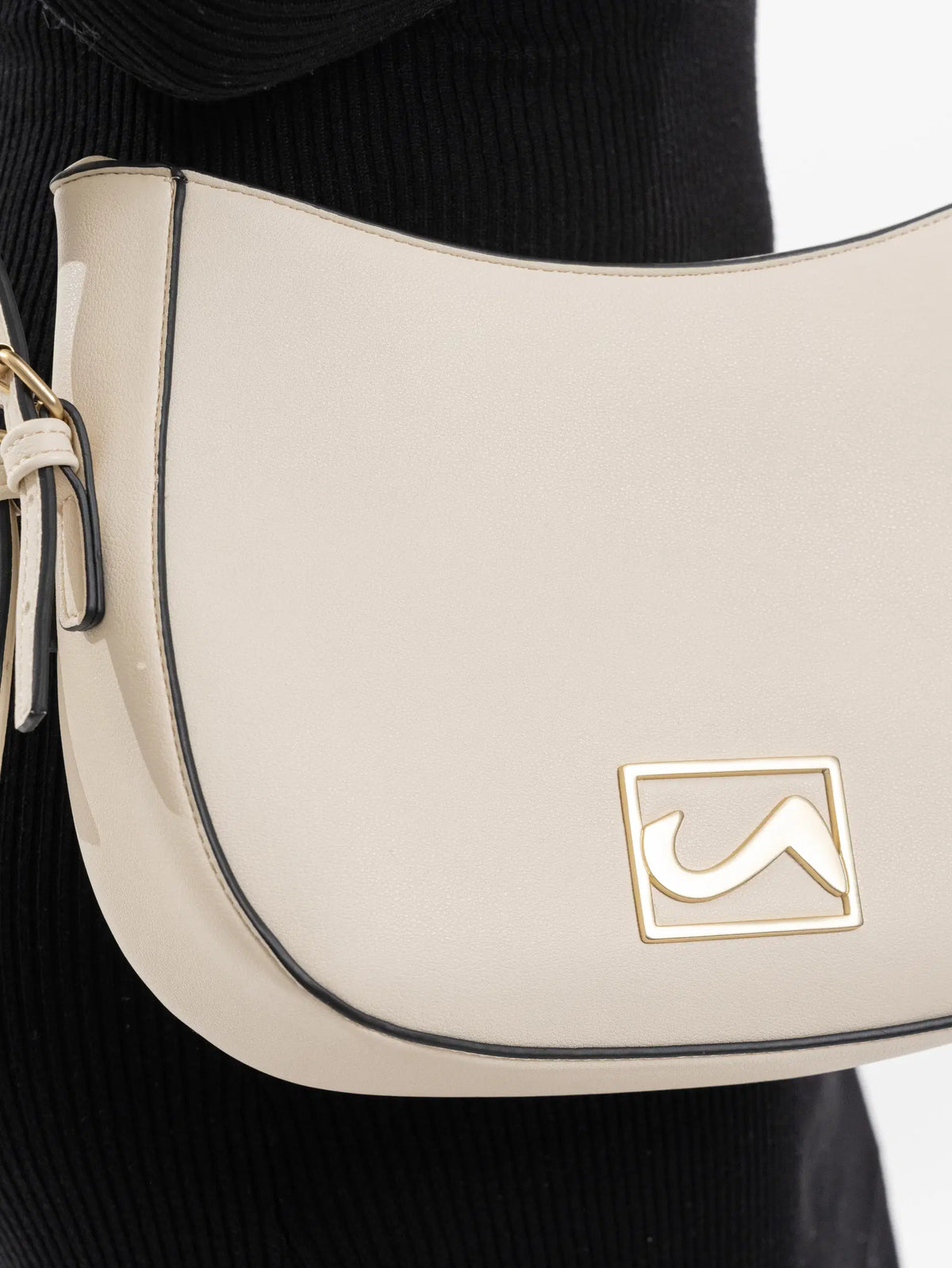 Ara - 22001 Cream Crossbody Bag