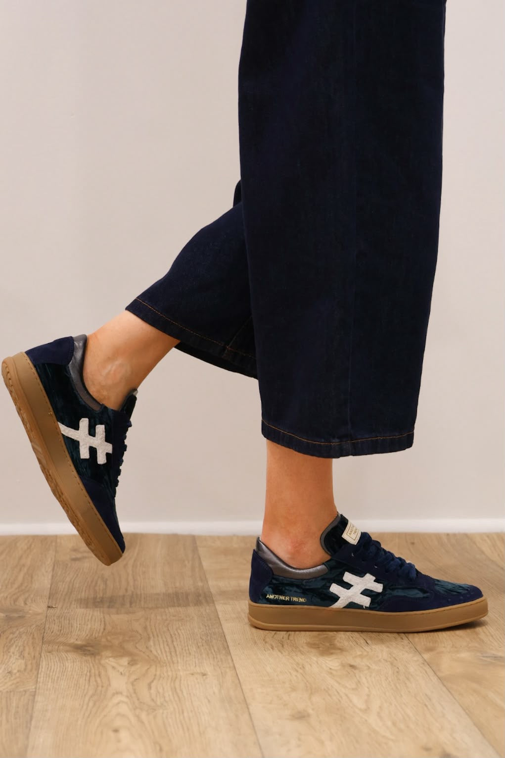 Another Trend - [BLUE] A0348527 Navy Velvet & Suede Trainer