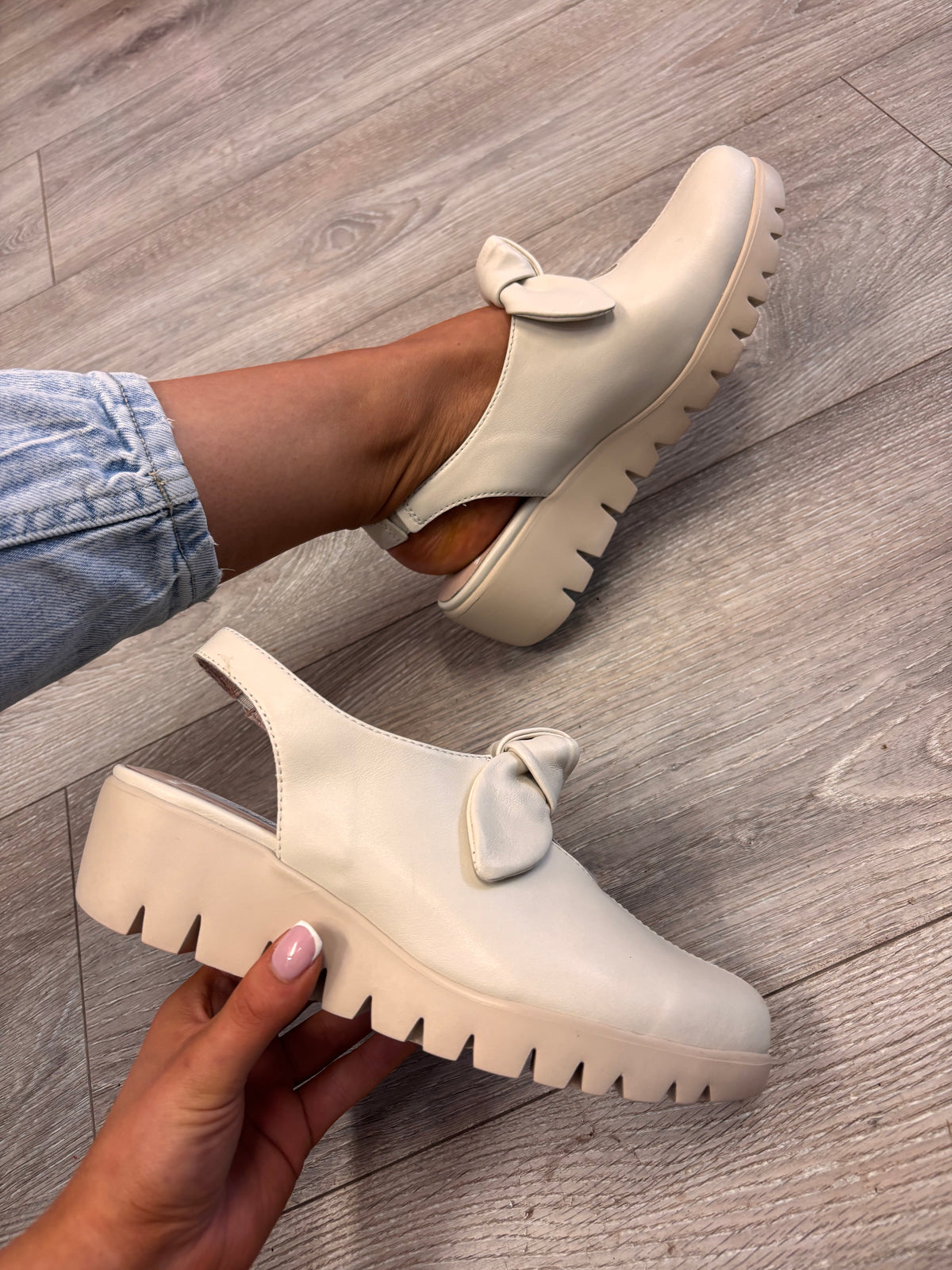 Wonders - C-33315 Ivory Bow Slingback