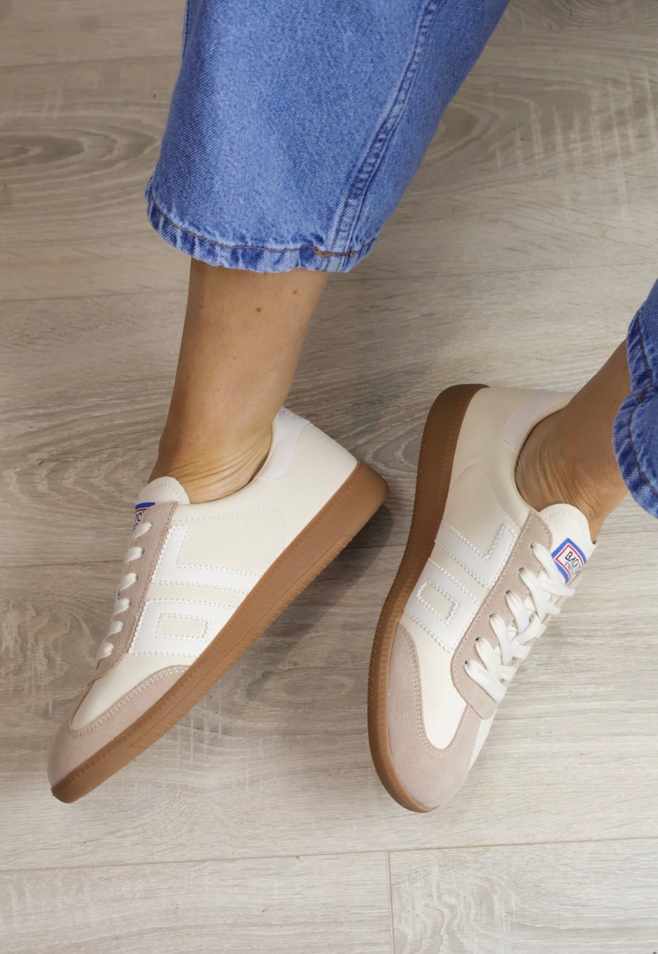 Back 70 - Cloud Cream/Beige Laced Trainer