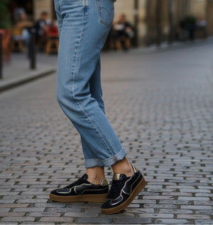 Meline - 14 SBT Black/Gold Flatform Trainer