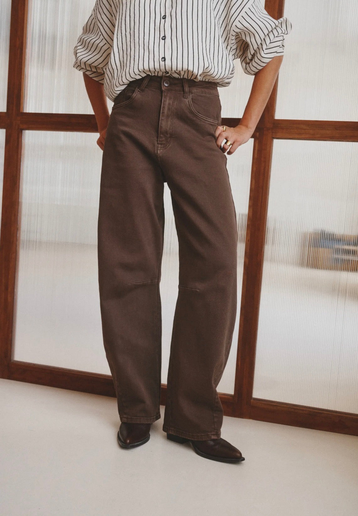 Anna - Brown Barrel Jeans