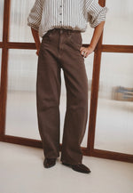 Anna - Brown Barrel Jeans