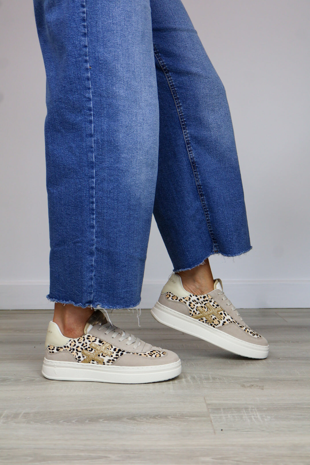 Another Trend - A035 [Off White]  Leopard Platform Trainer