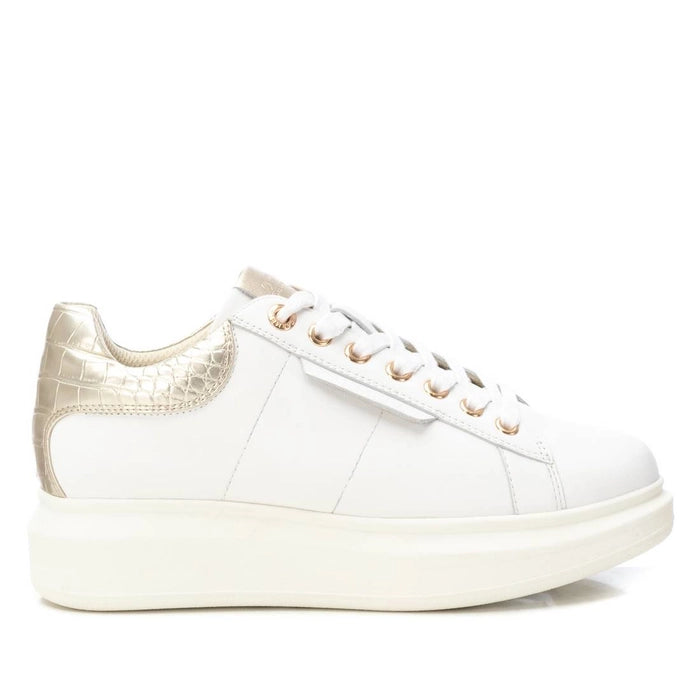 Carmela - 161439 Ivory Trainers with a Gold Trim