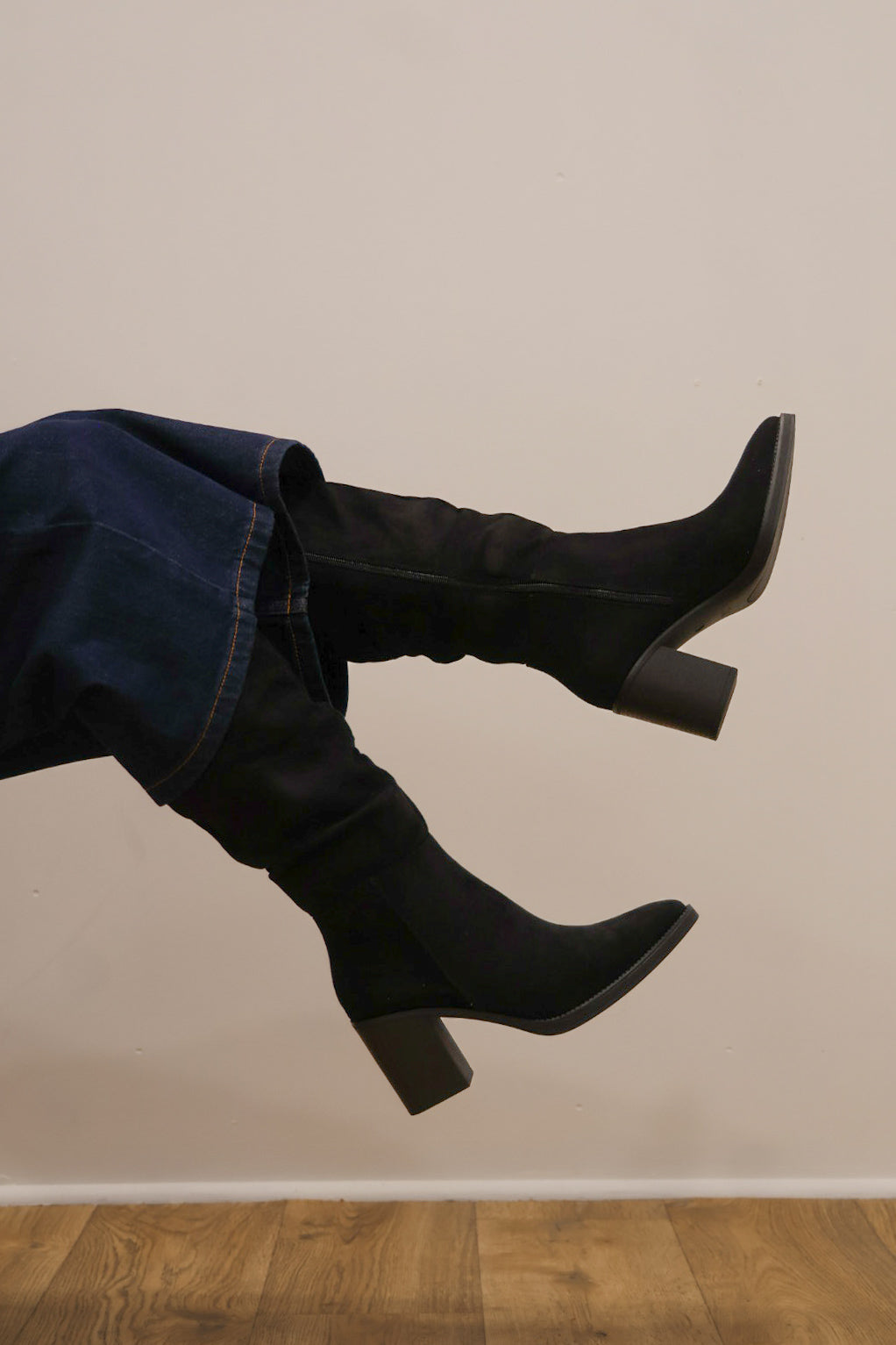 Xti - 146529 Black Slouch Knee High