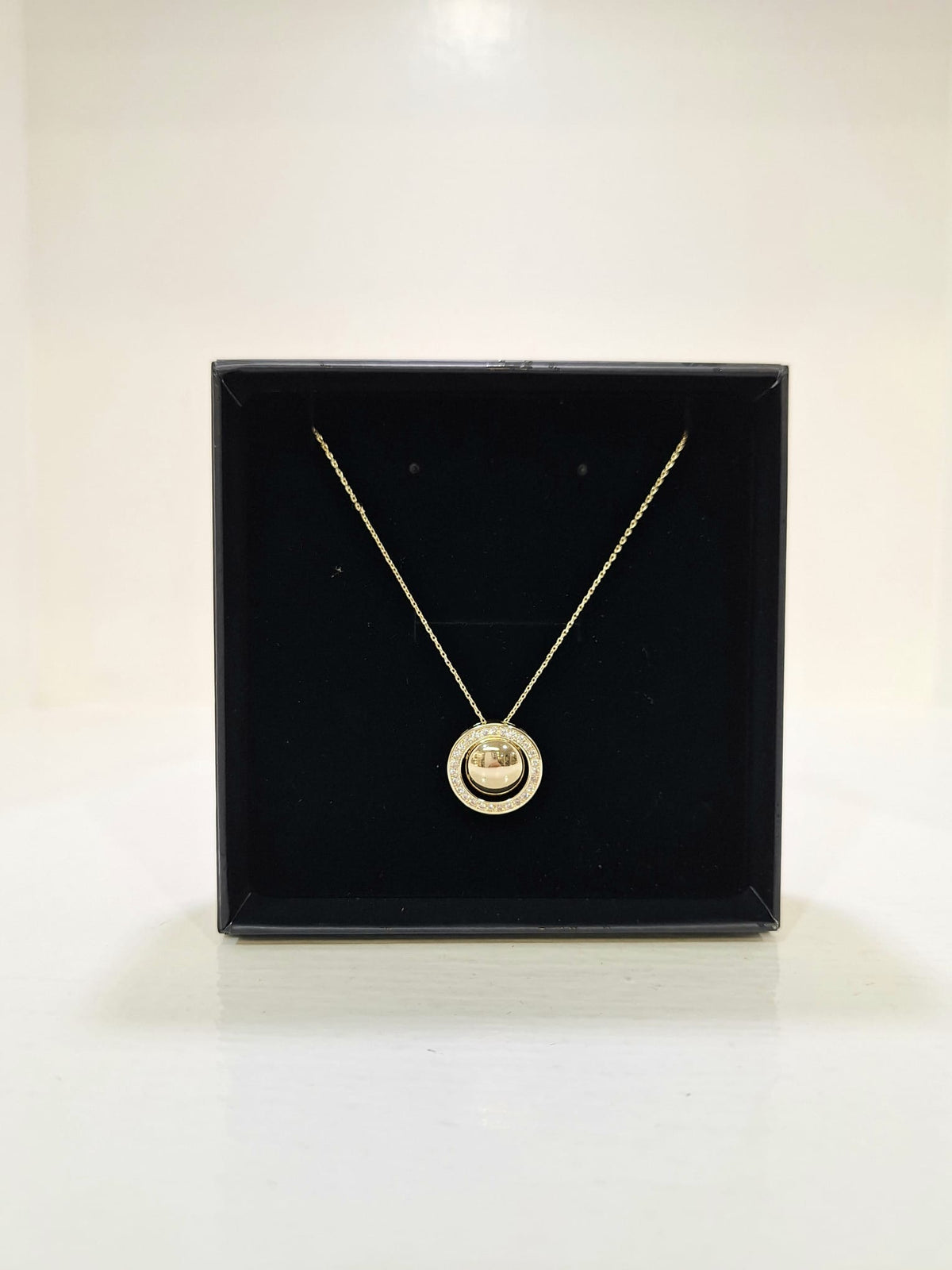Karen Sampson - J11142 Gold Circle Necklace