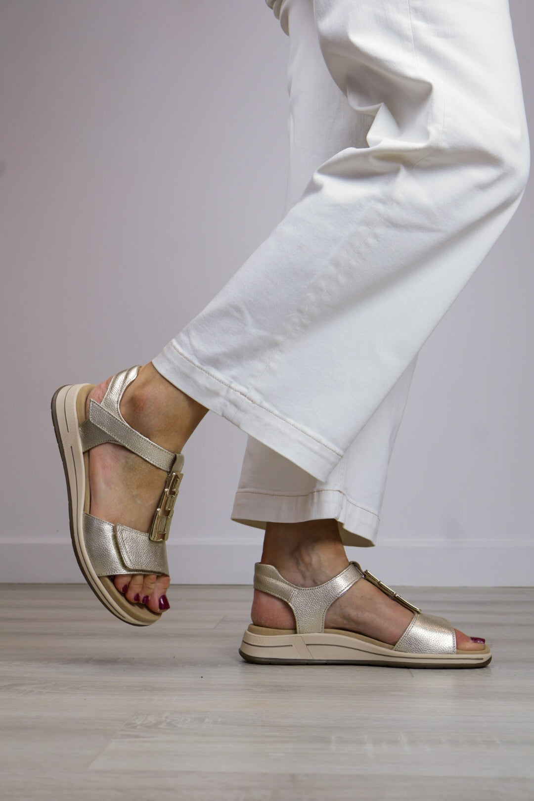 Ara - 34804 Gold Velcro Sandal