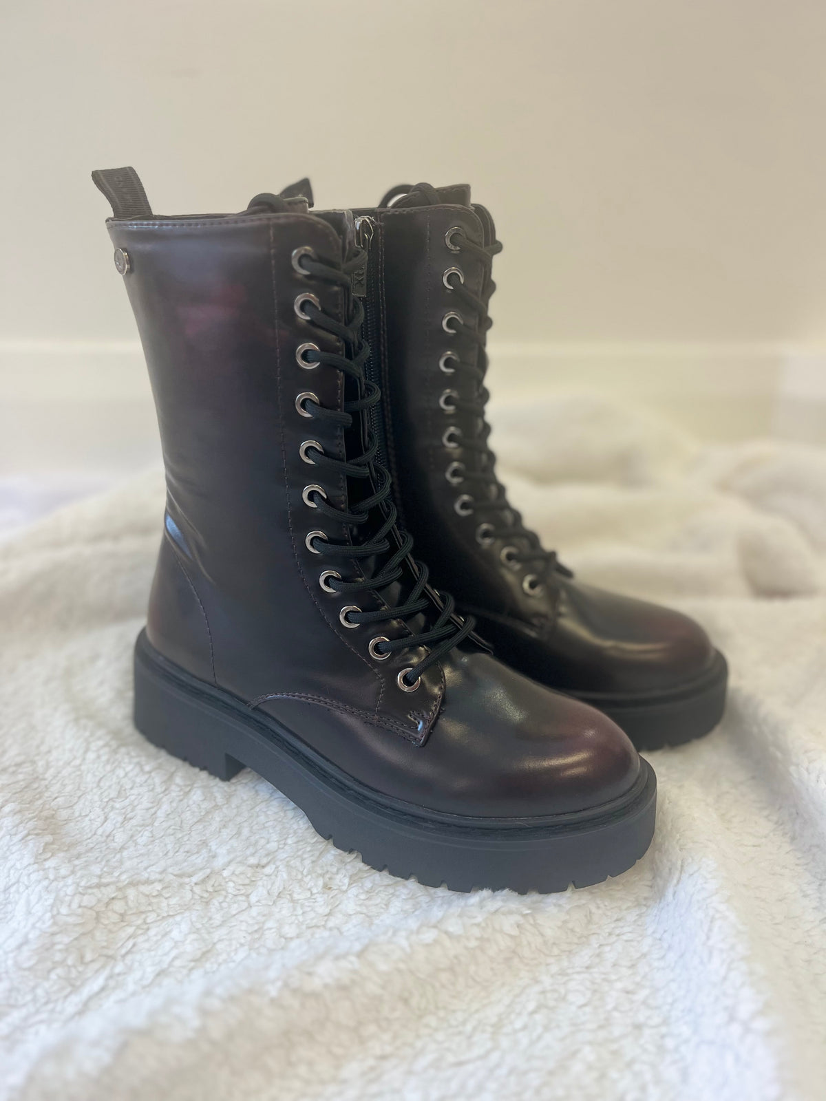 Xti - 144388 Burgundy Doc Boot