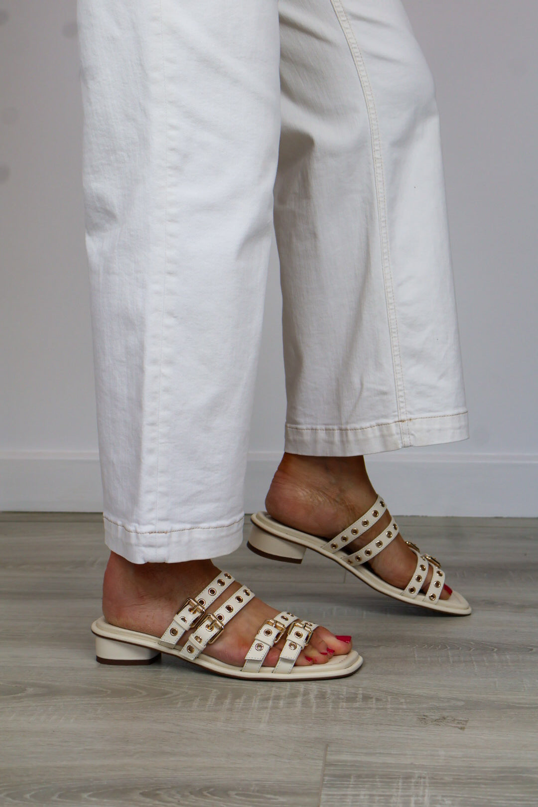 Lodi - A-Perseo Cream Stud Slide