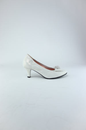 Le Babe - 3047 White/Silver Cluster Court Shoe