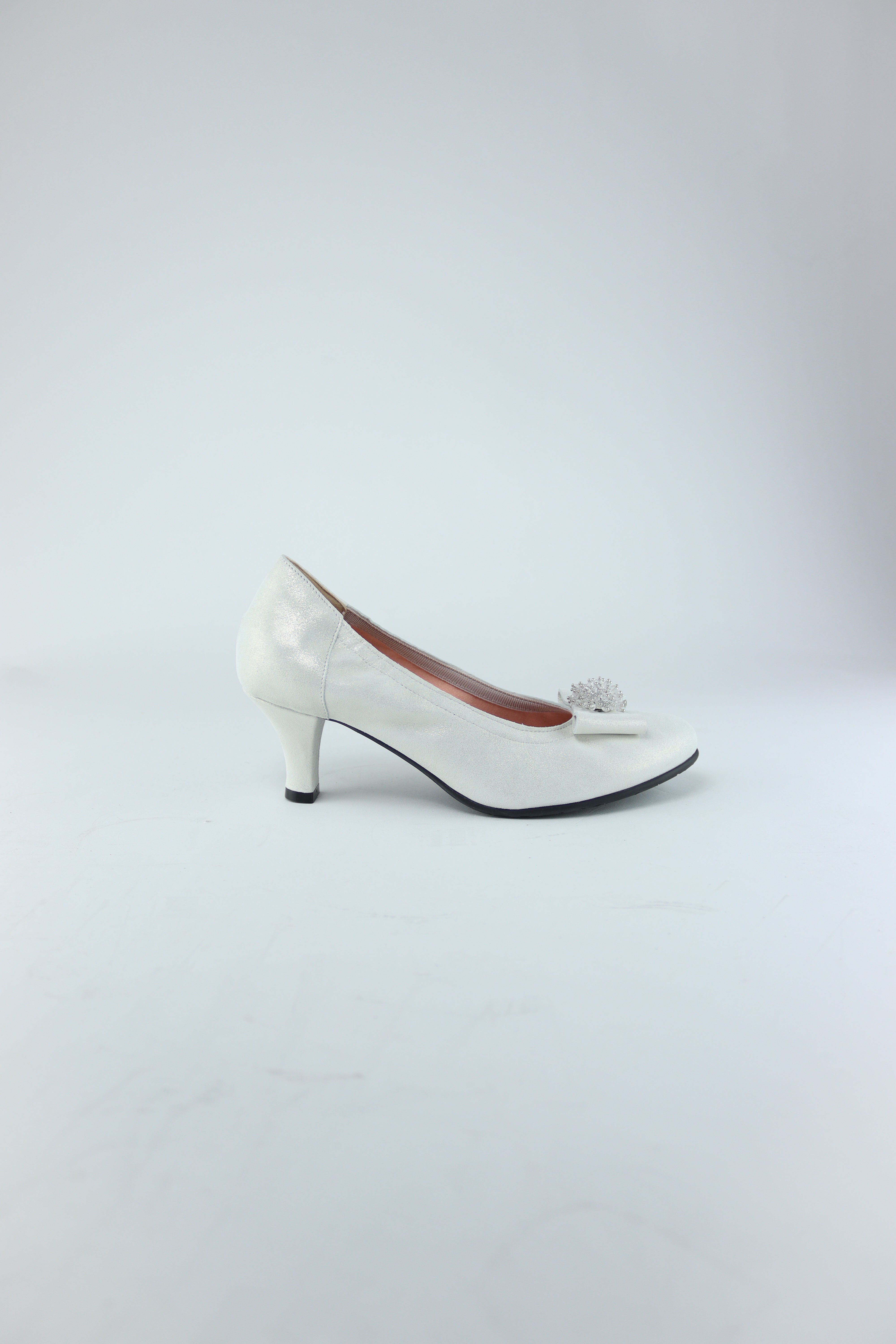 Le Babe - 3047 White/Silver Cluster Court Shoe
