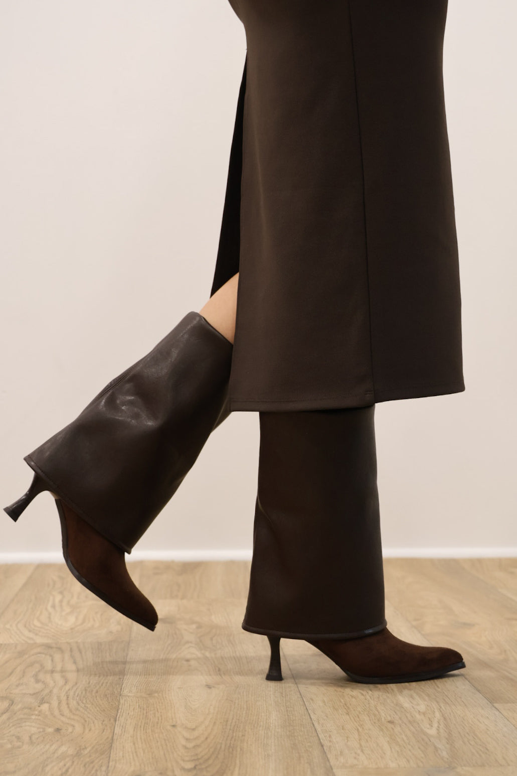 Miss Elastic - 77068 Brown Med Calf Pointy Toe