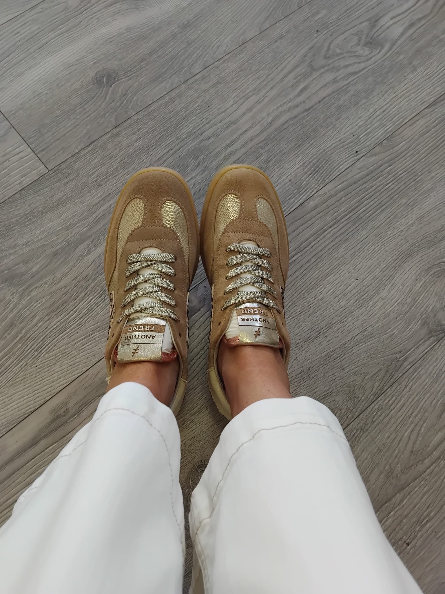Another Trend - [Platino] Beige Gold Leopard Trainer