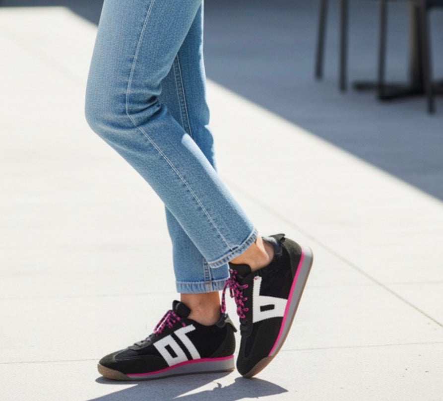 Back 70 - [Rocket] Black & Hot Pink Trainer