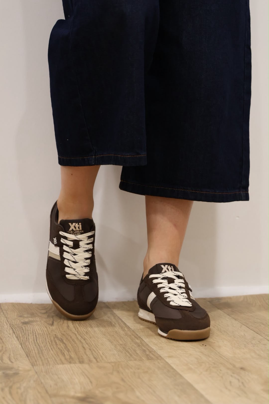 Xti - 146114 Brown Retro Trainer