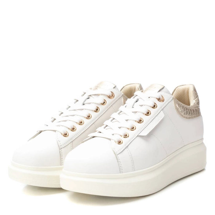 Carmela - 161439 Ivory Trainers with a Gold Trim