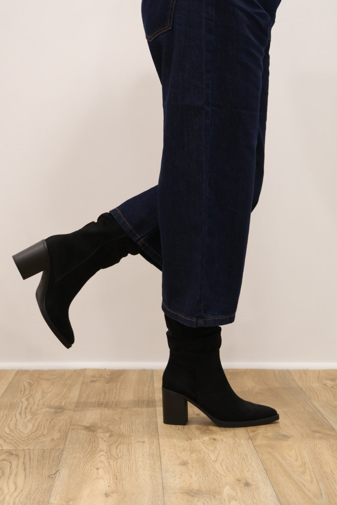 Xti - 146529 Black Slouch Knee High