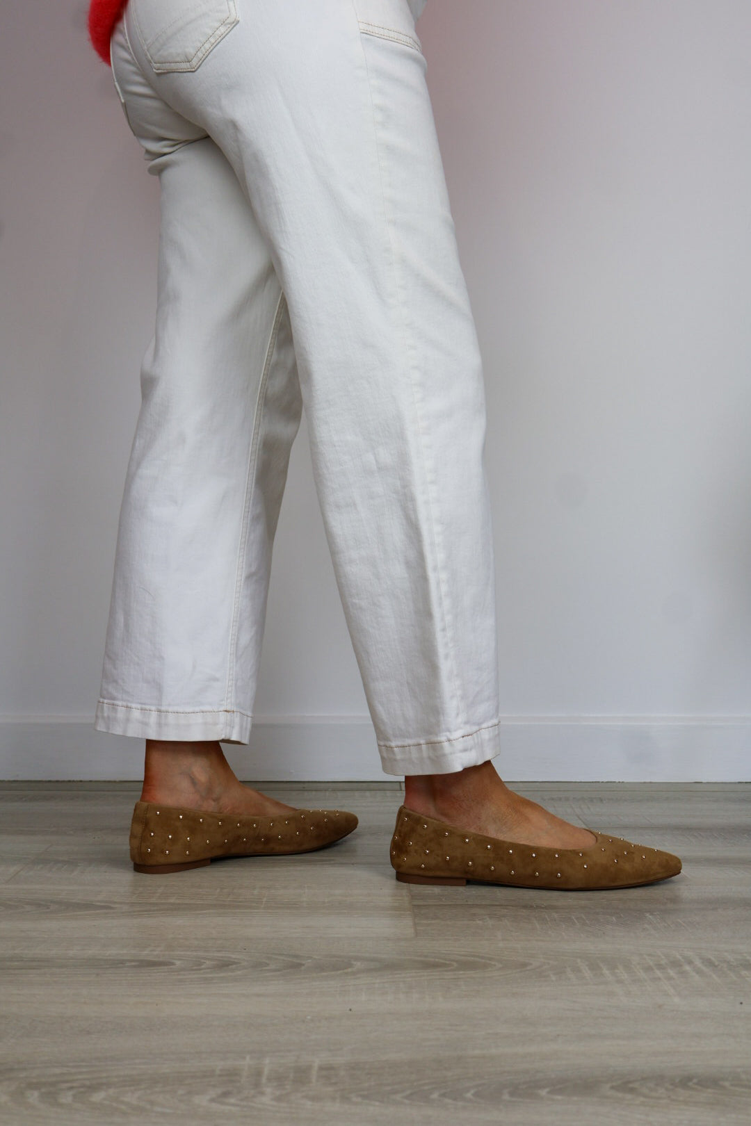 Alpe - 5558 Tan Stud Pump