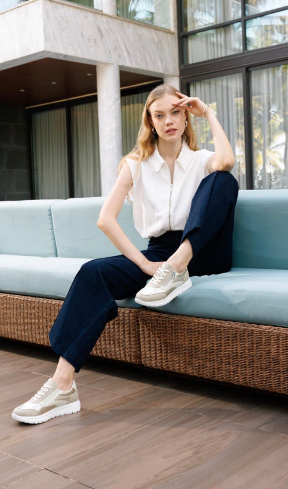 Remonte - D2V02 White and Gold Trainer